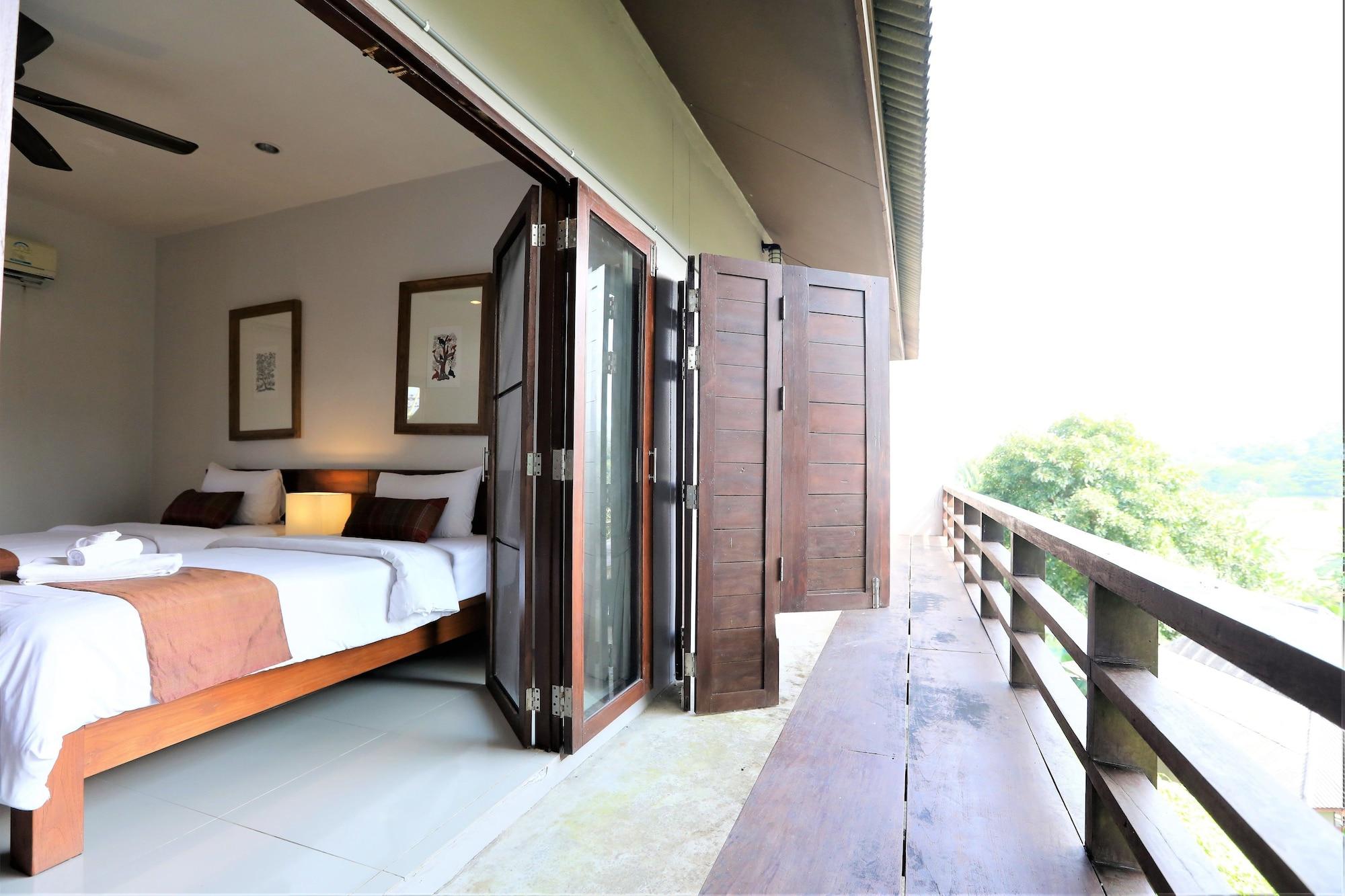 Yoma Hotel, Pai Esterno foto